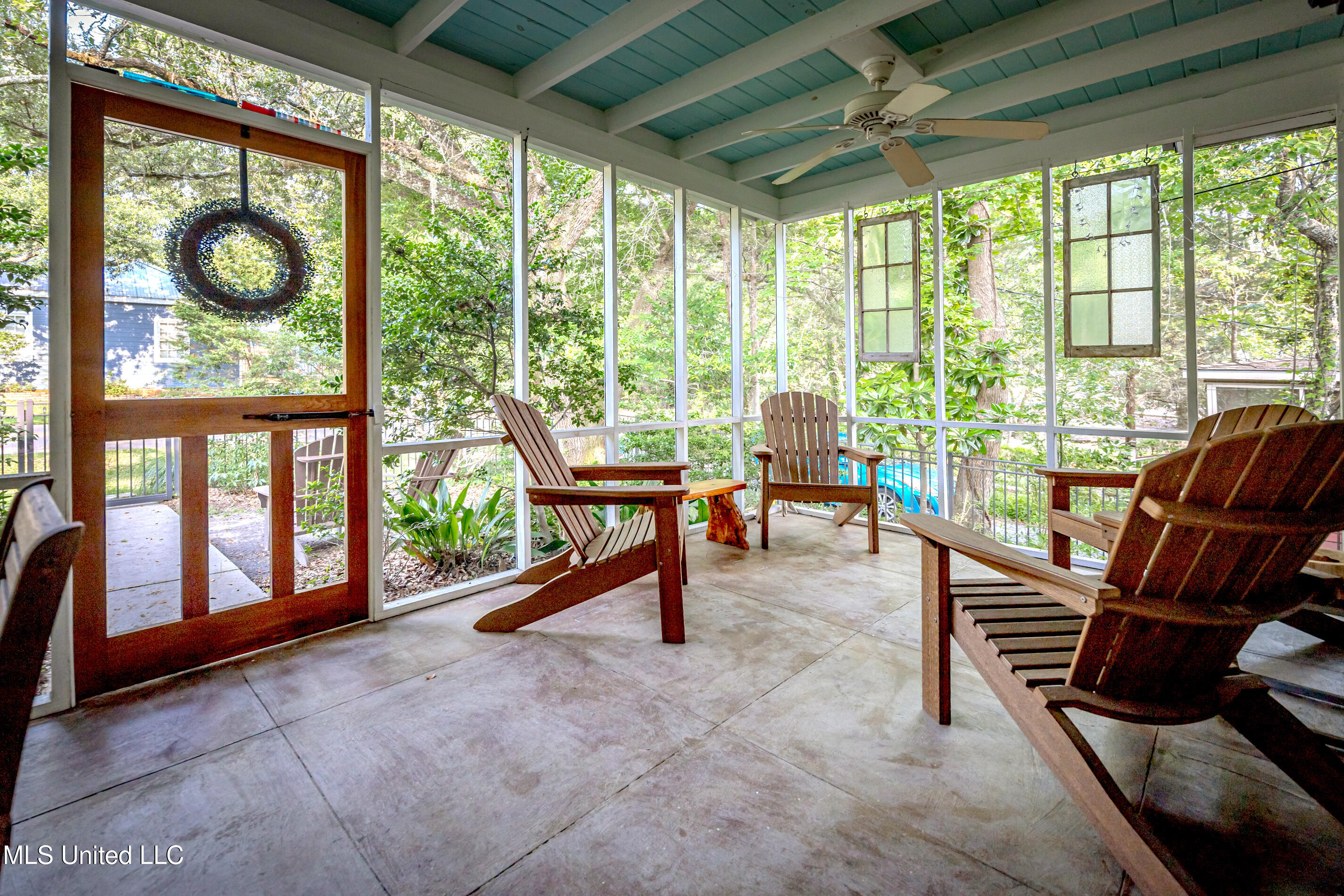 Ocean Springs, Mississippi, 39564, United States, 3 Bedrooms Bedrooms, ,2 BathroomsBathrooms,Residential,For Sale,1987573