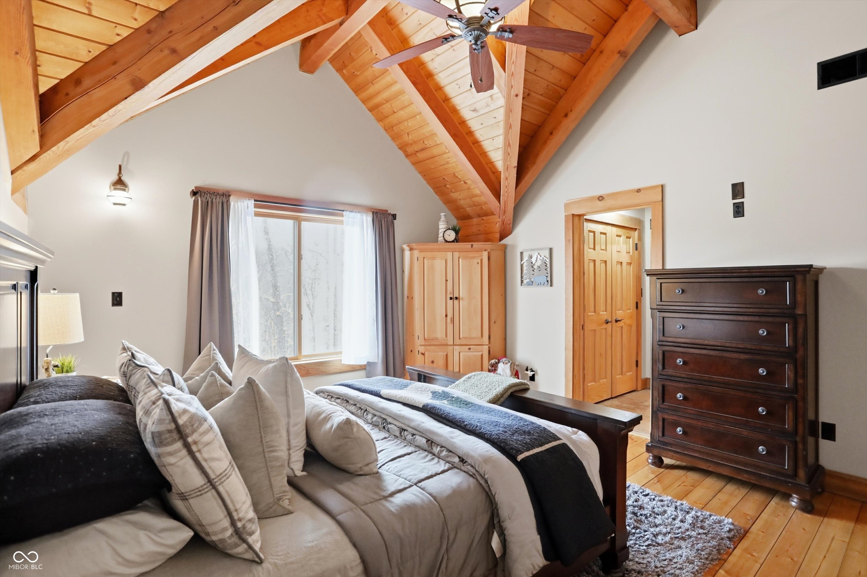 Unionville, Indiana, 47468, United States, 5 Bedrooms Bedrooms, ,5 BathroomsBathrooms,Residential,For Sale,1975333