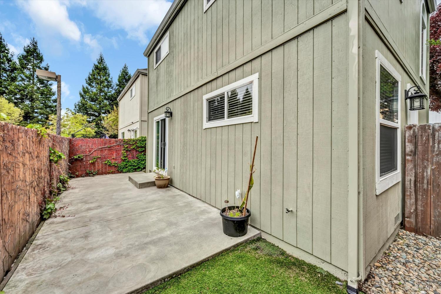 Santa Rosa, California, 95403, United States, 2 Bedrooms Bedrooms, ,3 BathroomsBathrooms,Residential,For Sale,1785942