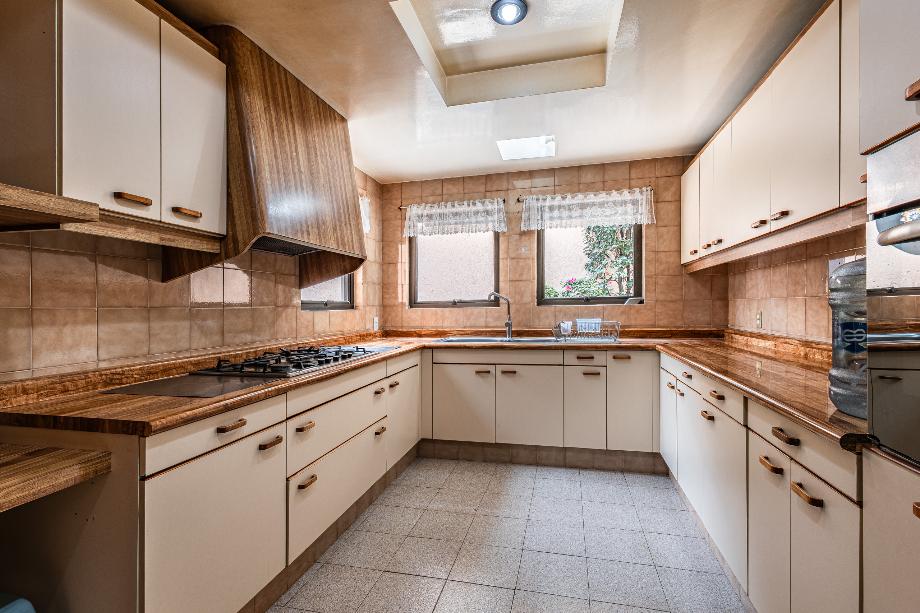 Bosque de Ciruelos, Miguel Hidalgo, Ciudad de México, 11700, Mexico, 4 Bedrooms Bedrooms, ,4 BathroomsBathrooms,Residential,For Sale,Bosque de Ciruelos,1554603