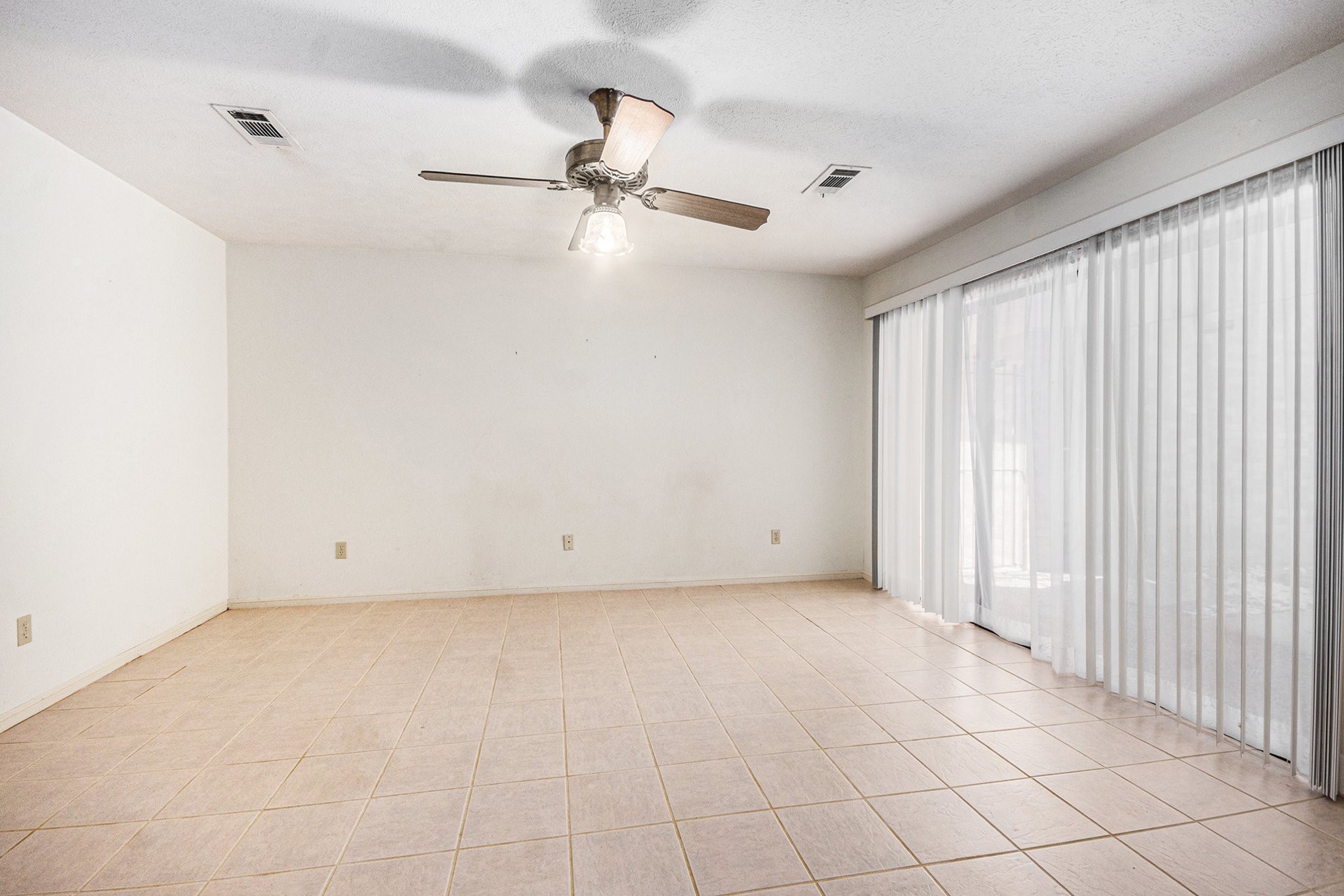Crosby, Texas, 77532, United States, 3 Bedrooms Bedrooms, ,3 BathroomsBathrooms,Residential,For Sale,1926287