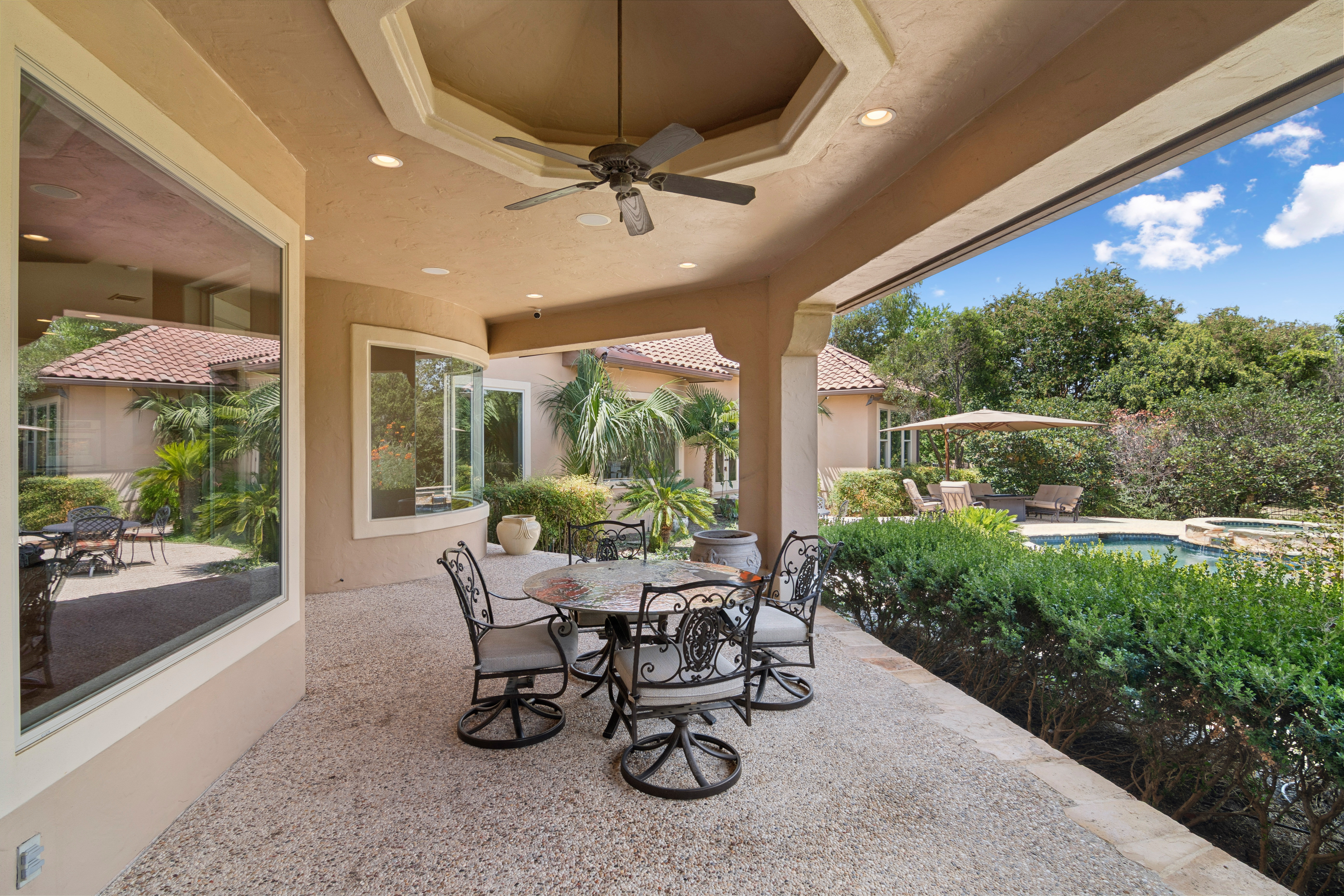  Elevated Living in Bentley Manor - 物件實景