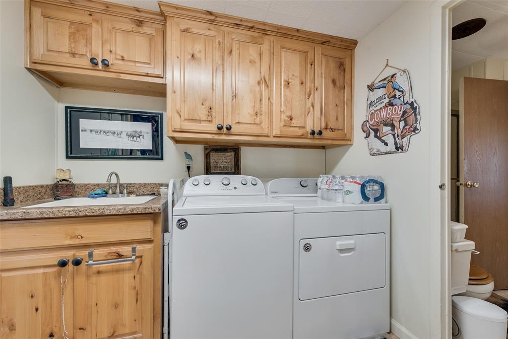 Maypearl, Texas, 76064, United States, 5 Bedrooms Bedrooms, ,3 BathroomsBathrooms,Residential,For Sale,1979588