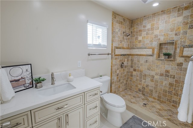 Compton, California, 90220, United States, 6 Bedrooms Bedrooms, ,5 BathroomsBathrooms,Residential,For Sale,2048011