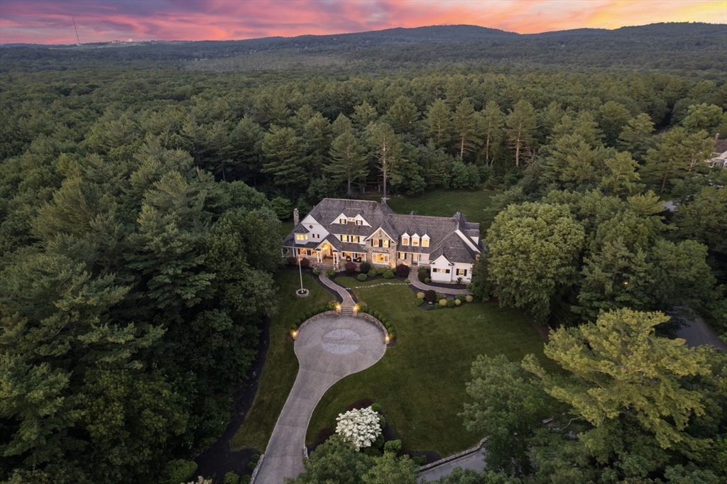 Milton, Massachusetts, 02186, United States, 6 Bedrooms Bedrooms, ,6 BathroomsBathrooms,Residential,For Sale,1940857