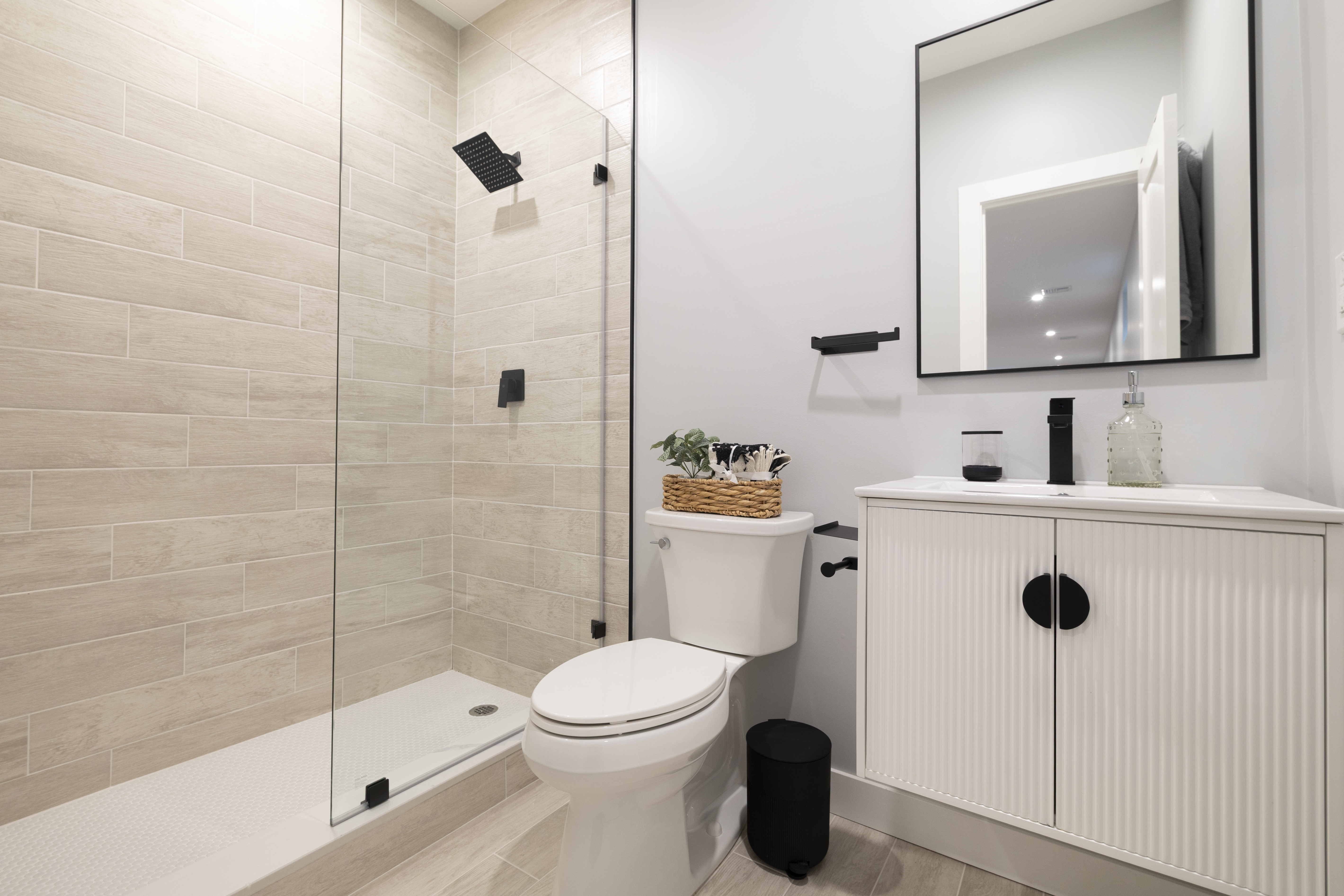  23 Faith Lane, Westbury, NY 11590 - 物件實景