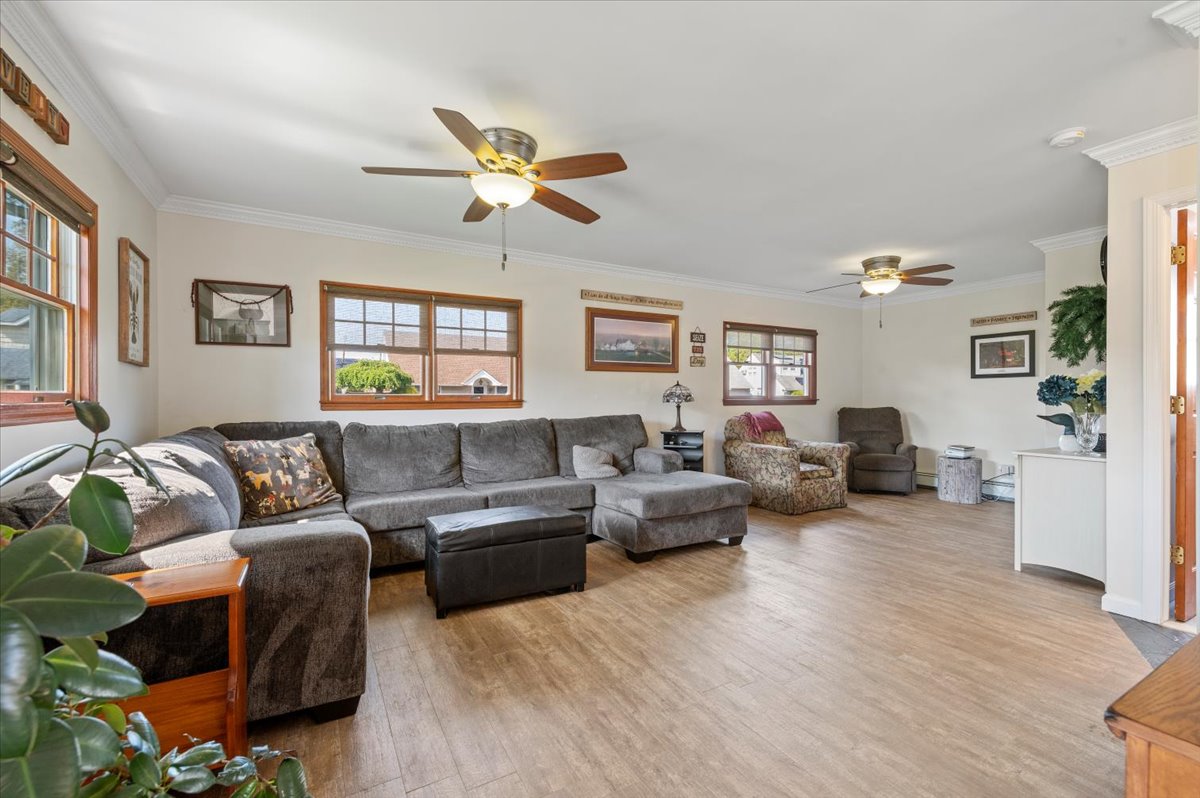 Bethpage, New York, 11714, United States, 3 Bedrooms Bedrooms, ,2 BathroomsBathrooms,Residential,For Sale,1916288