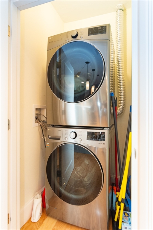 Winchester, Massachusetts, 01890, United States, 2 Bedrooms Bedrooms, ,2 BathroomsBathrooms,Residential,For Sale,1989425