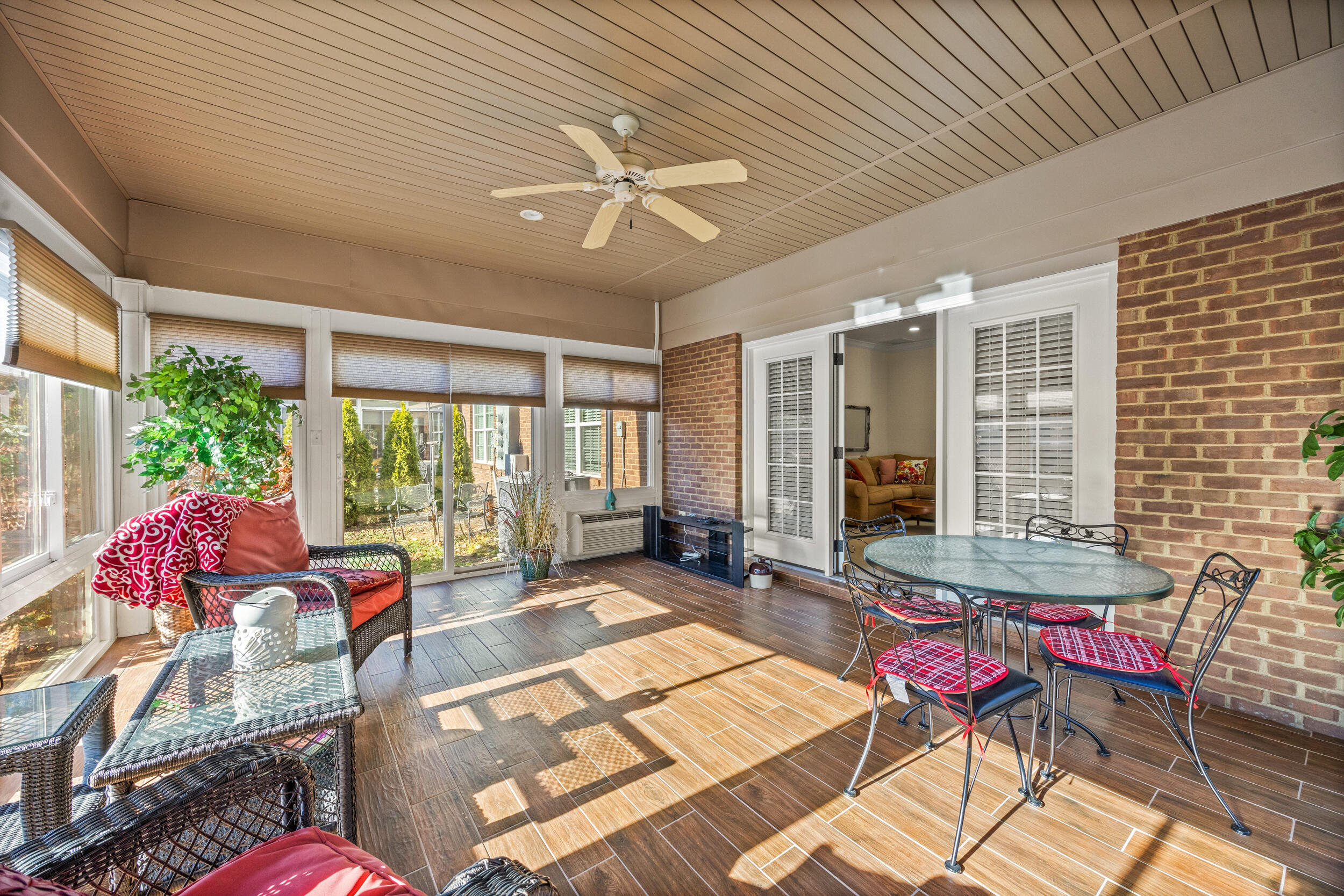 Lexington, Kentucky, 40503, United States, 2 Bedrooms Bedrooms, ,2 BathroomsBathrooms,Residential,For Sale,1995955