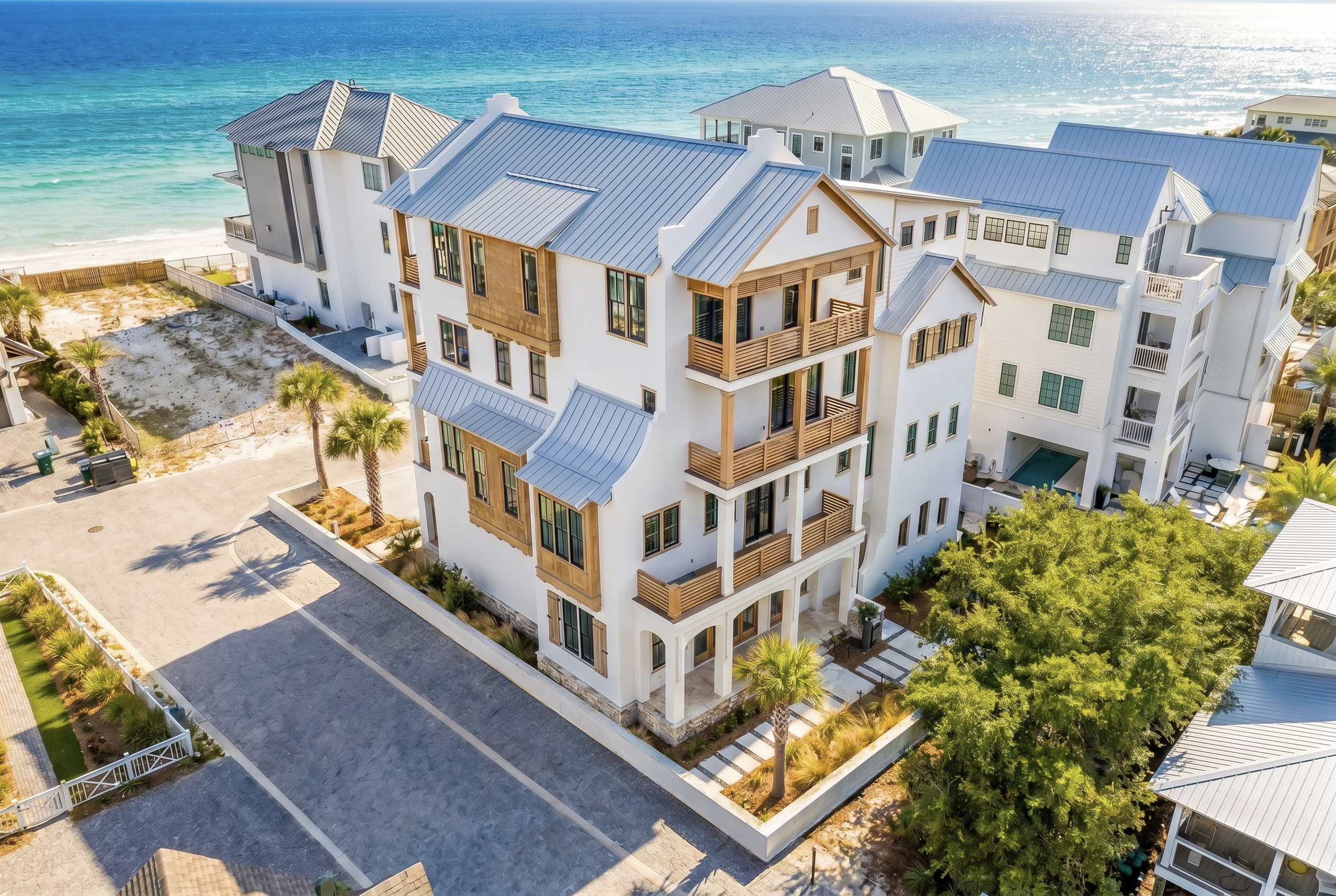  Corner-Lot Steps To Beach Access With Myriad Opportunities - 物件實景