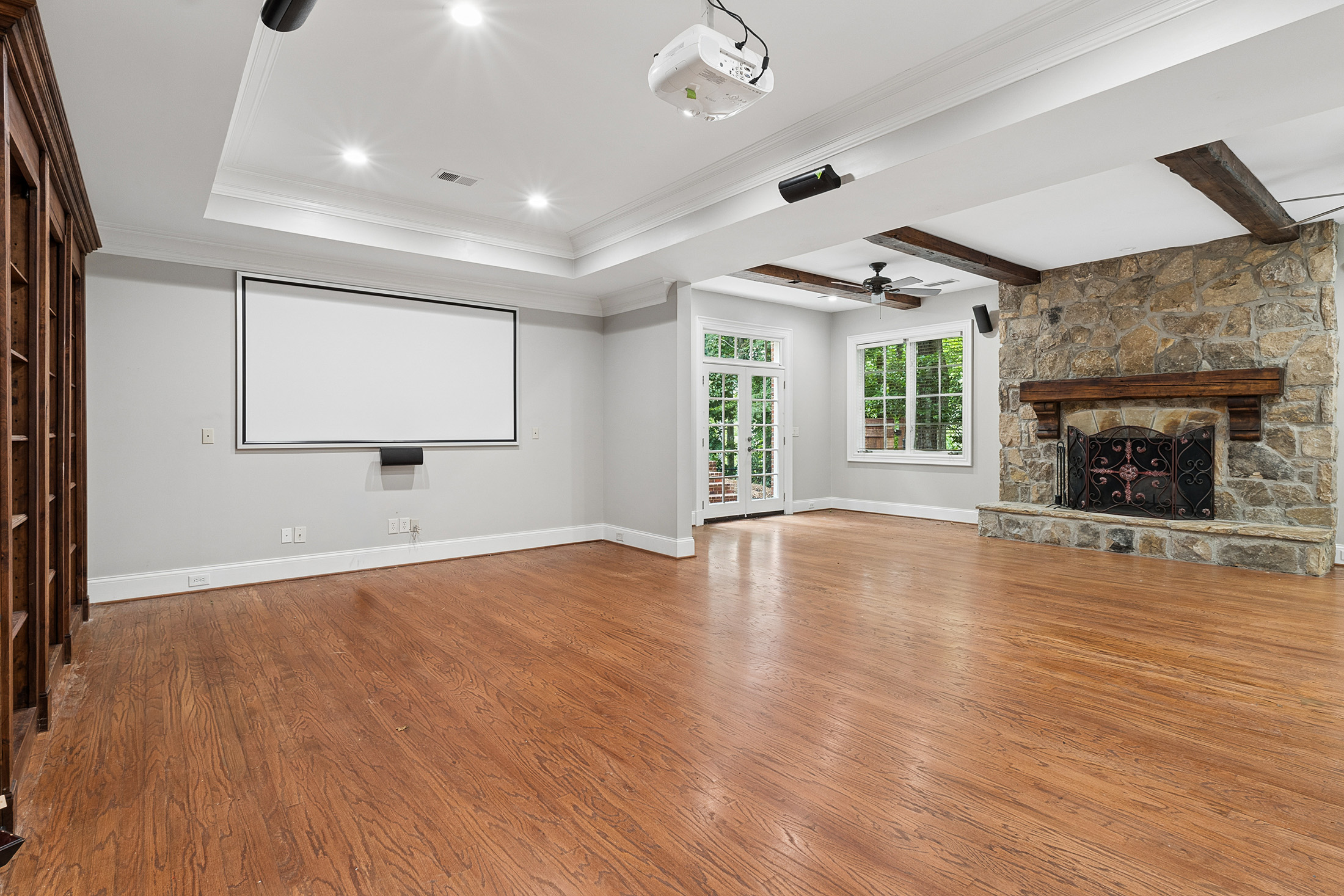  Timeless Design, Privacy, and Exceptional Outdoor Living in Sandy Springs - 物件實景