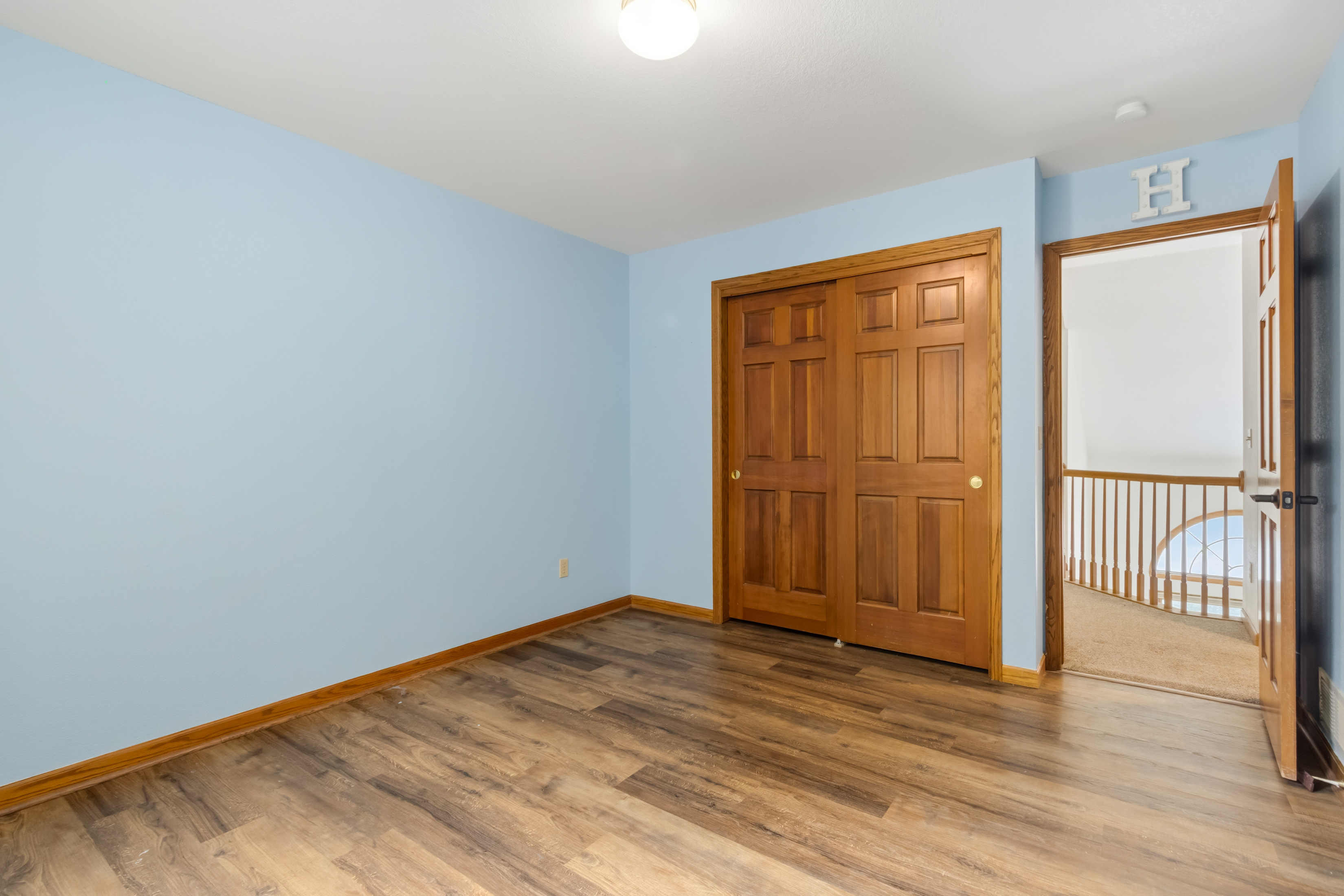  Beautifully Maintained Home in the Tree-Lined Oakridge Neighborhood - 物件實景