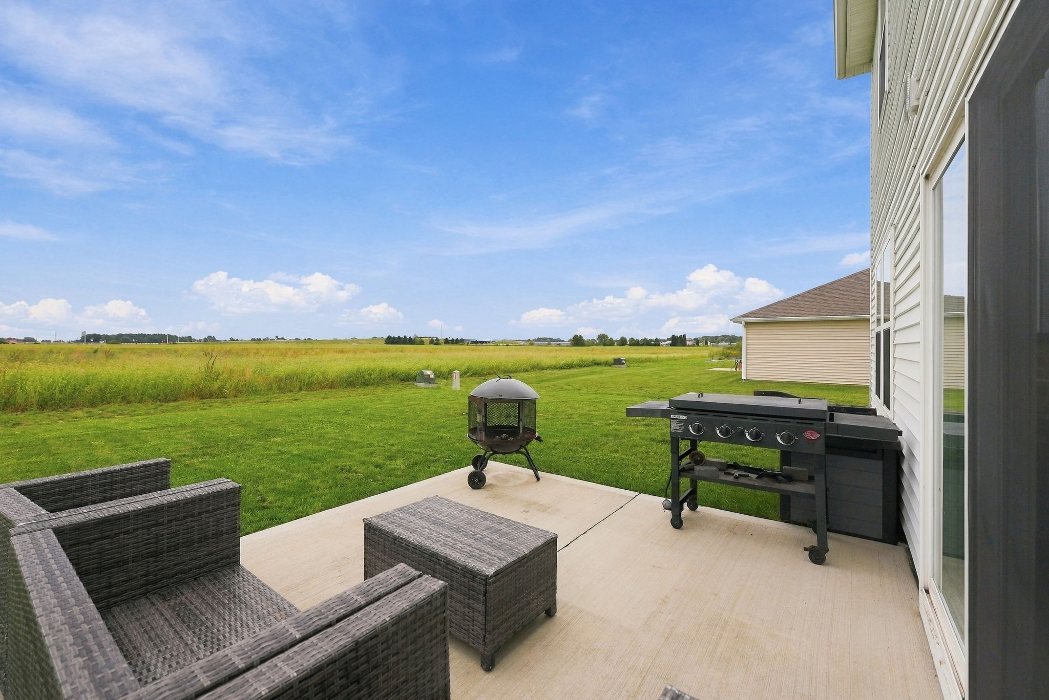  Well-Maintained 4 Bedroom Newer Built Home - 物件實景