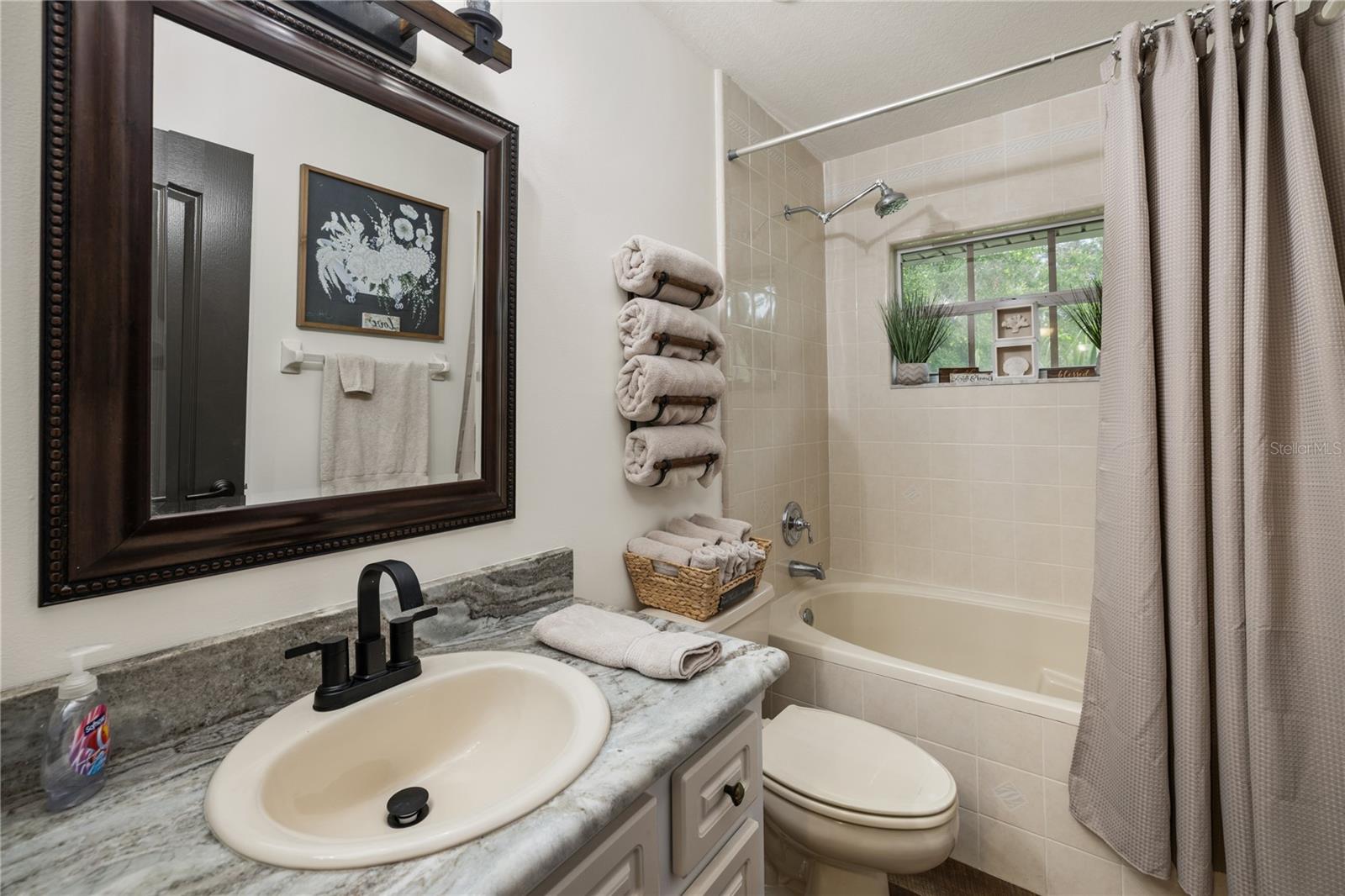 Deland, Florida, 32720, United States, 5 Bedrooms Bedrooms, ,3 BathroomsBathrooms,Residential,For Sale,2048830
