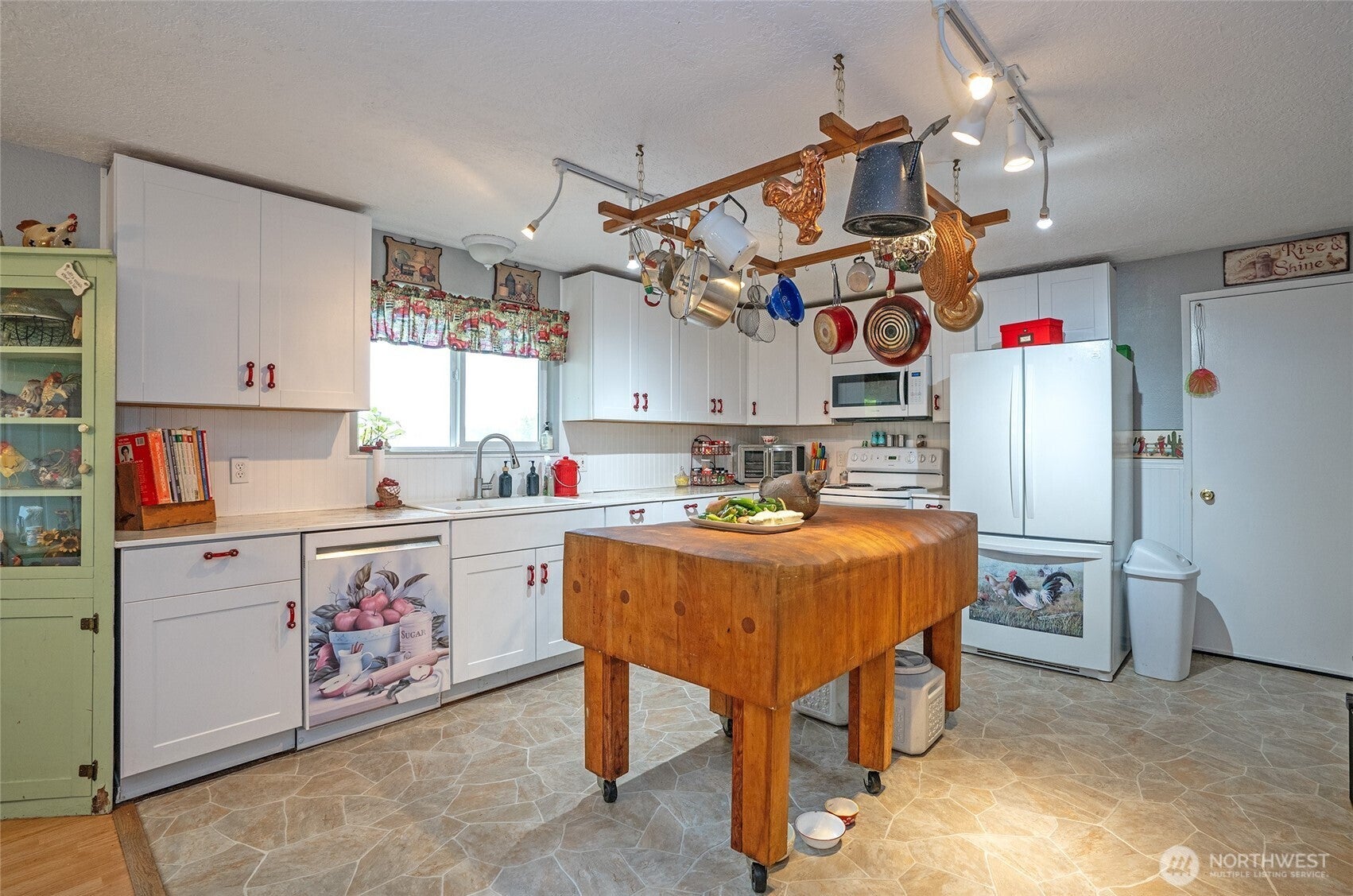 Toledo, Washington, 98591, United States, 3 Bedrooms Bedrooms, ,Residential,For Sale,1976554