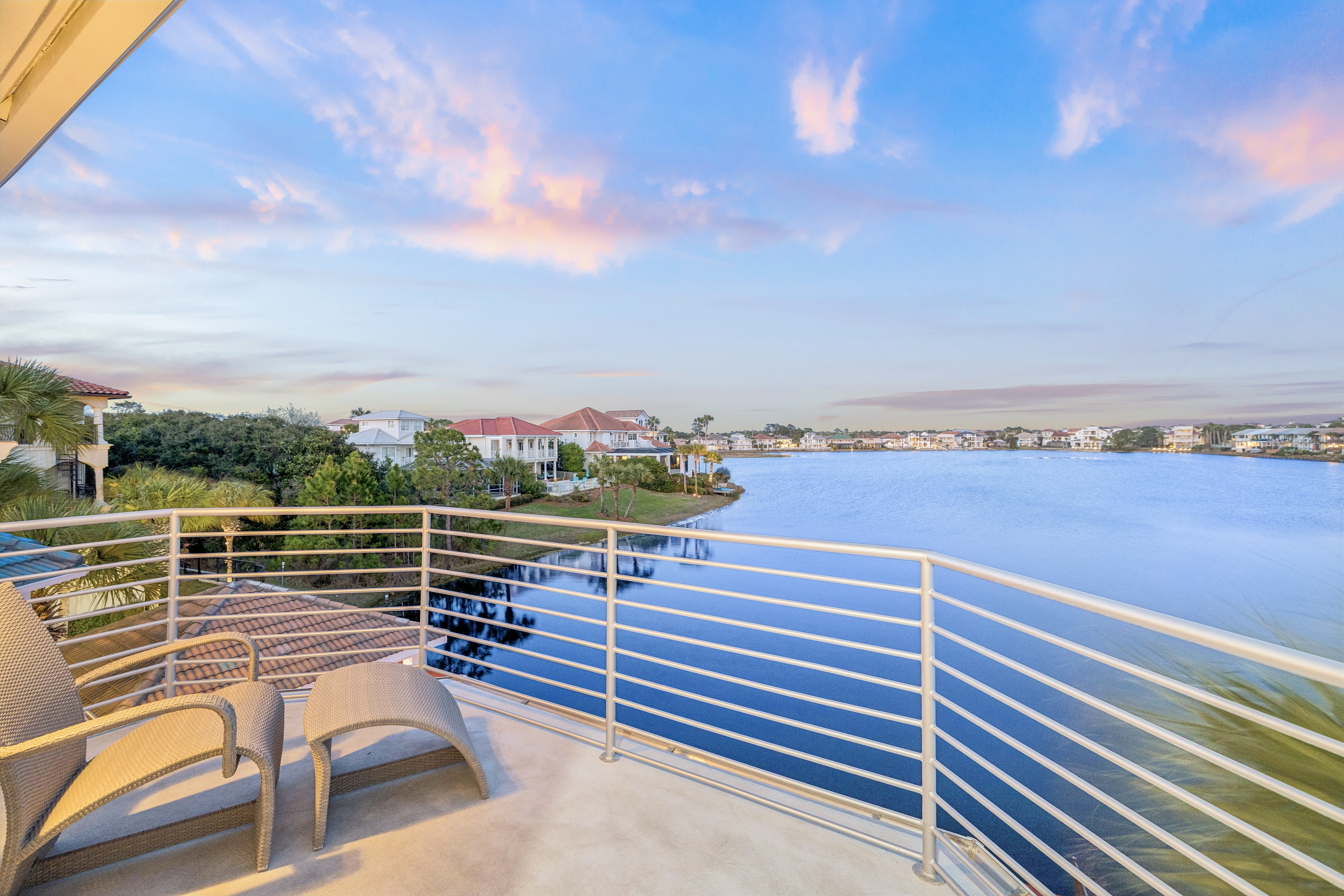  Eleven-Bedroom Compound With Lake And Gulf Views - 物件實景