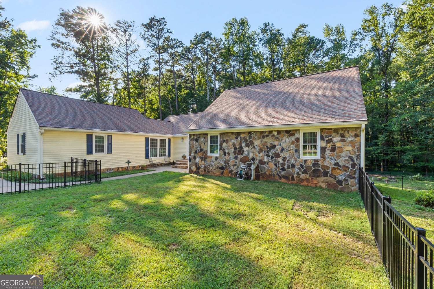 Fayetteville, Georgia, 30215, United States, 5 Bedrooms Bedrooms, ,3 BathroomsBathrooms,Residential,For Sale,1908173