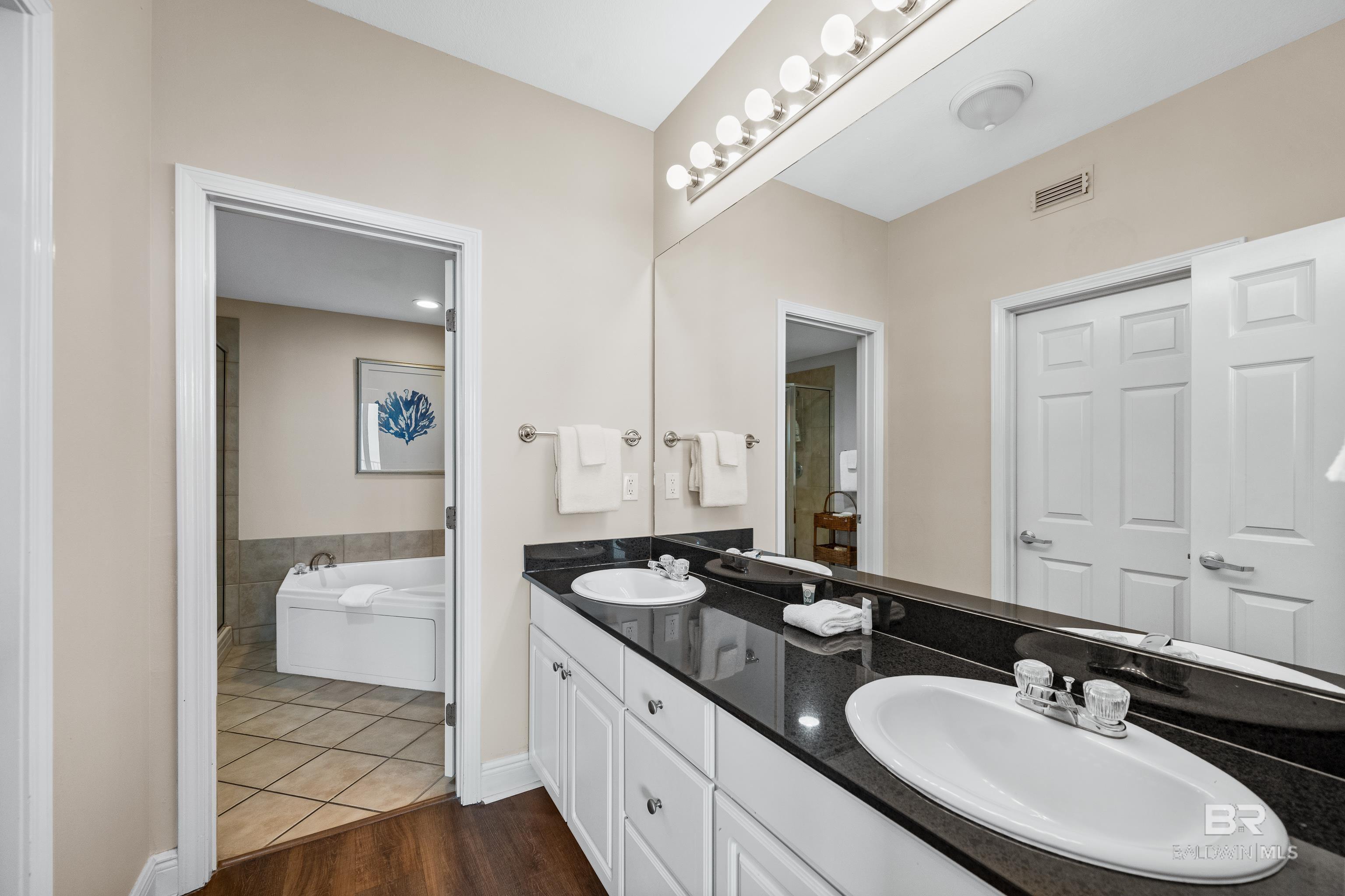 Gulf Shores, Alabama, 36542, United States, 2 Bedrooms Bedrooms, ,2 BathroomsBathrooms,Residential,For Sale,2003333