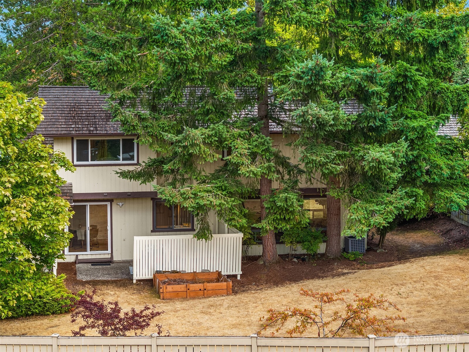 Redmond, Washington, 98052, United States, 4 Bedrooms Bedrooms, ,3 BathroomsBathrooms,Residential,For Sale,1911973