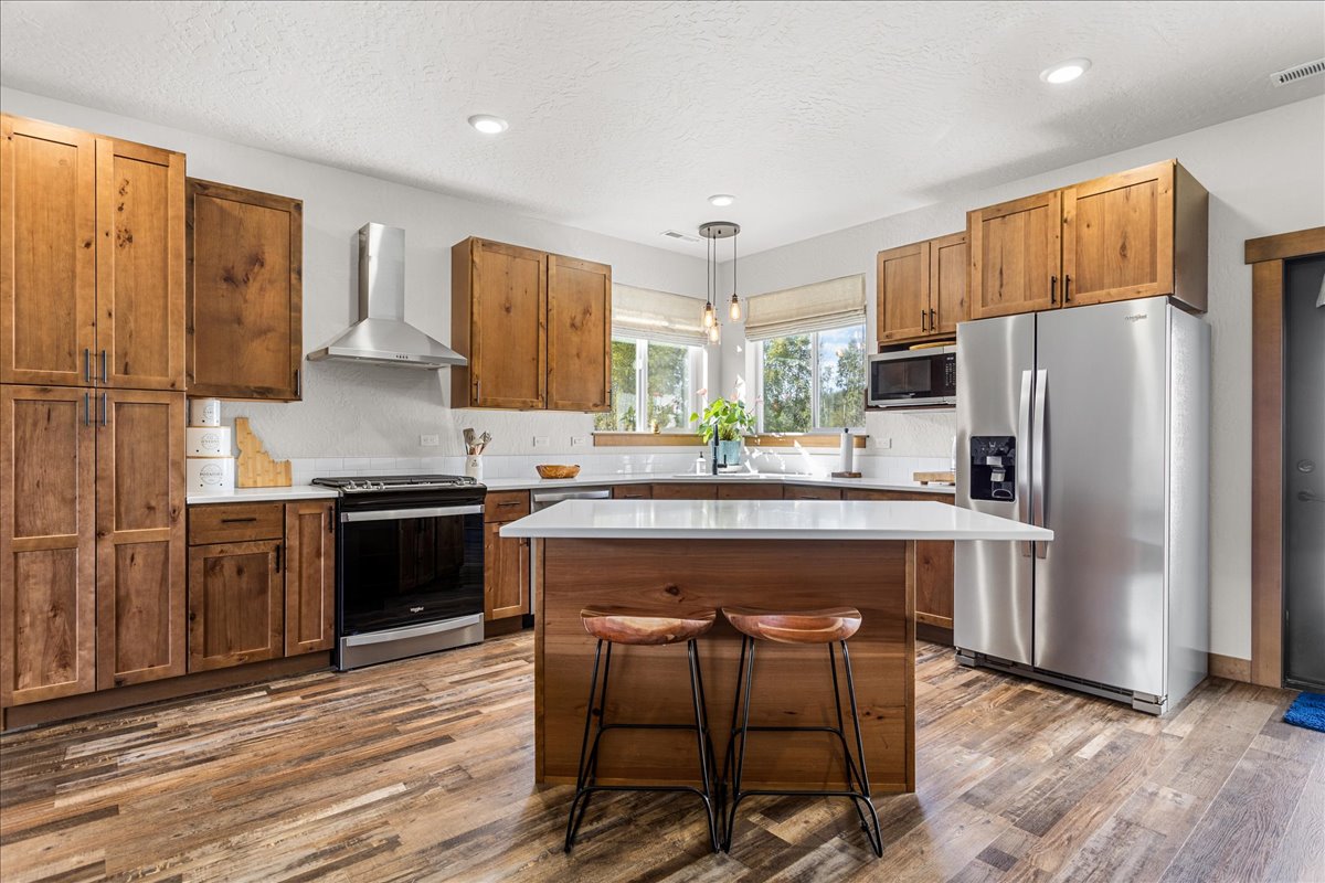 Sagle, Idaho, 83860, United States, 4 Bedrooms Bedrooms, ,3 BathroomsBathrooms,Residential,For Sale,1824083