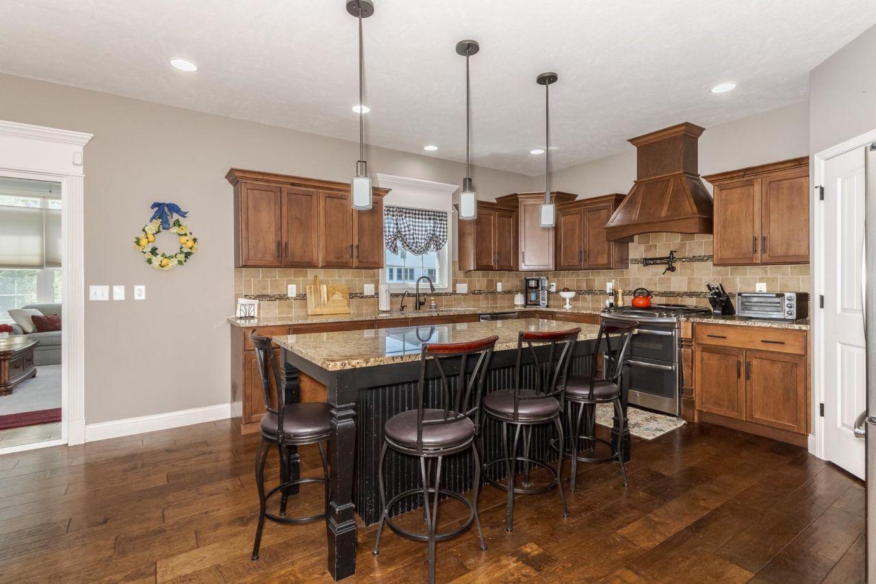Bloomington, Illinois, 61705, United States, 5 Bedrooms Bedrooms, ,5 BathroomsBathrooms,Residential,For Sale,1817687