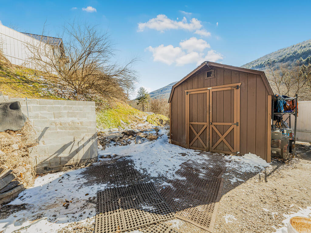 Middletown, New York, 12406, United States, ,1 BathroomBathrooms,Residential,For Sale,1976639