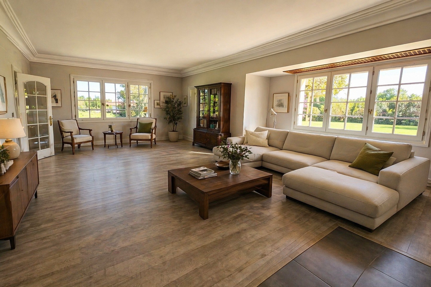  Elegant 330 sqm Property Set Within 6,100 sqm of Landscaped Grounds - 物件實景