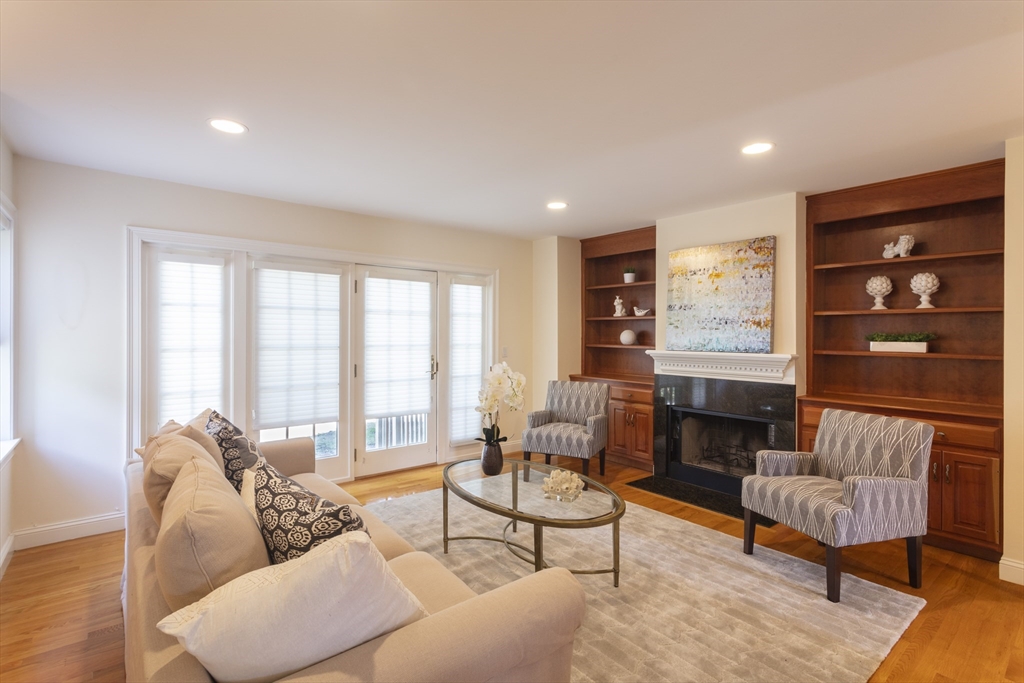 Newton, Massachusetts, 02161, United States, 3 Bedrooms Bedrooms, ,4 BathroomsBathrooms,Residential,For Sale,1940843