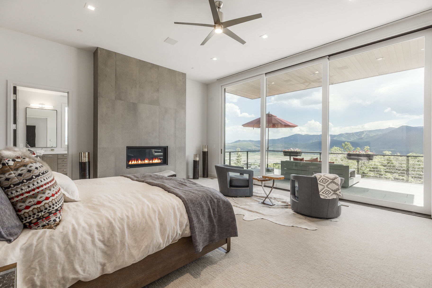  Sophisticated Mountain Design with Unmatched Views in an Elite Setting - 物件實景