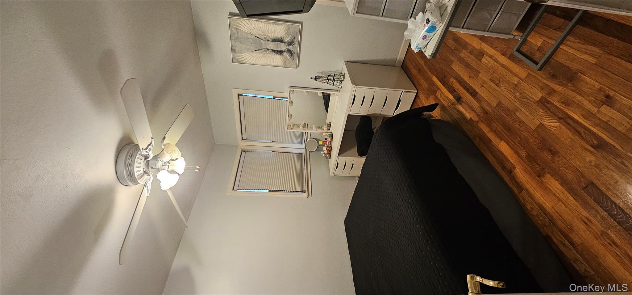 Commack, New York, 11725, United States, 3 Bedrooms Bedrooms, ,2 BathroomsBathrooms,Residential,For Sale,1988061