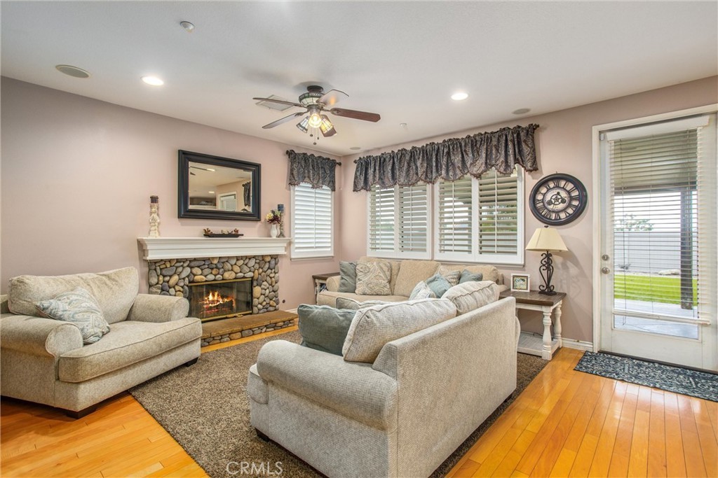 Redlands, California, 92374, United States, 4 Bedrooms Bedrooms, ,2 BathroomsBathrooms,Residential,For Sale,1982377