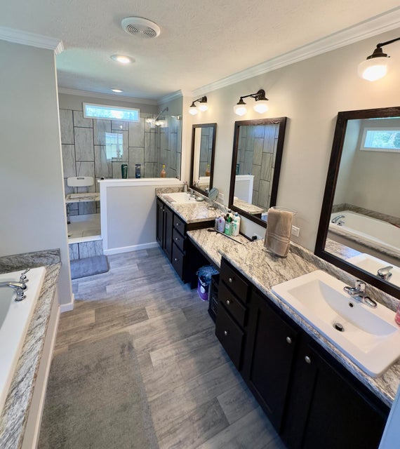 Albany, Kentucky, 42602, United States, 4 Bedrooms Bedrooms, ,2 BathroomsBathrooms,Residential,For Sale,1905722