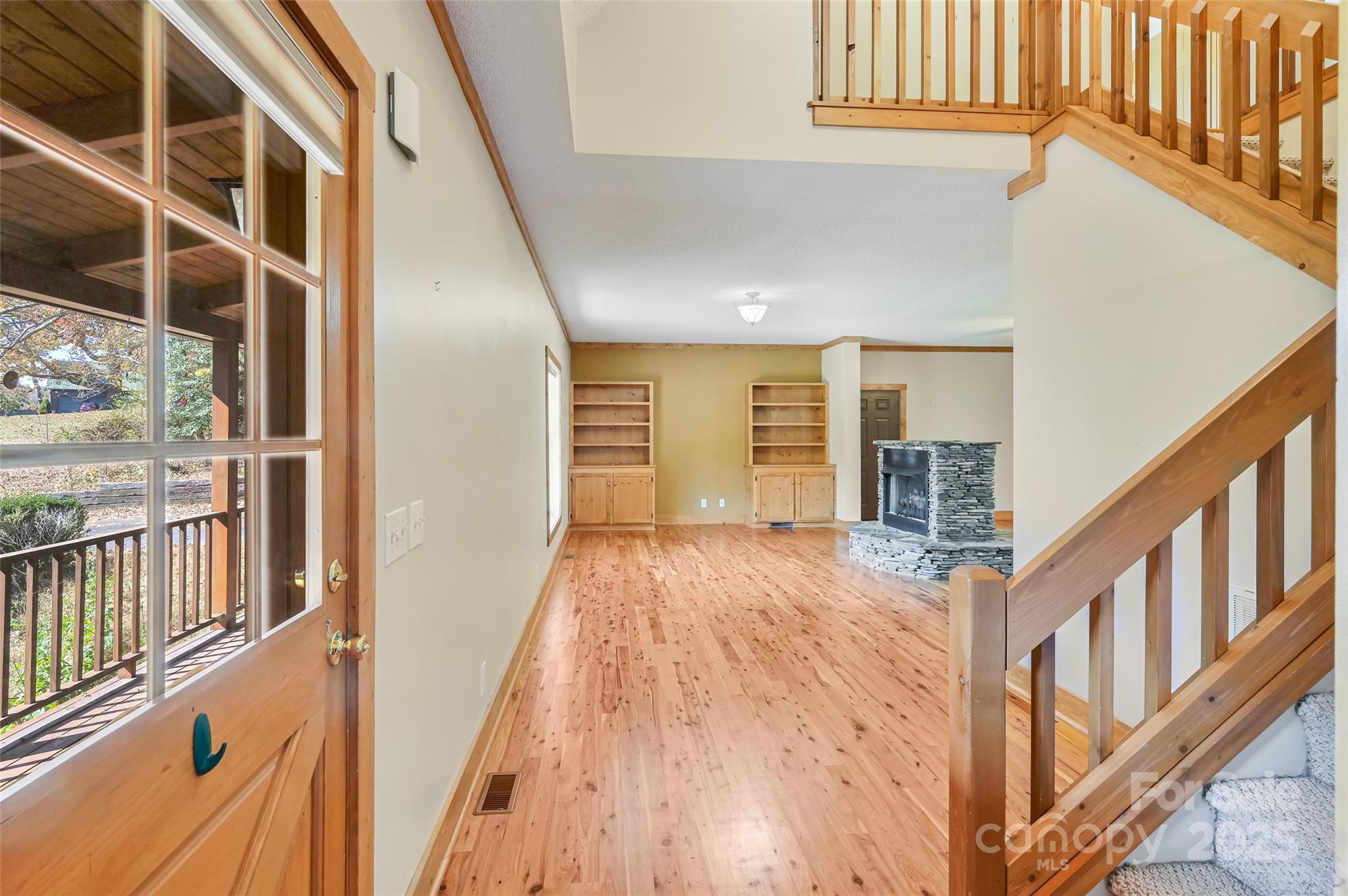 Hendersonville, North Carolina, 28792, United States, 3 Bedrooms Bedrooms, ,3 BathroomsBathrooms,Residential,For Sale,1958390