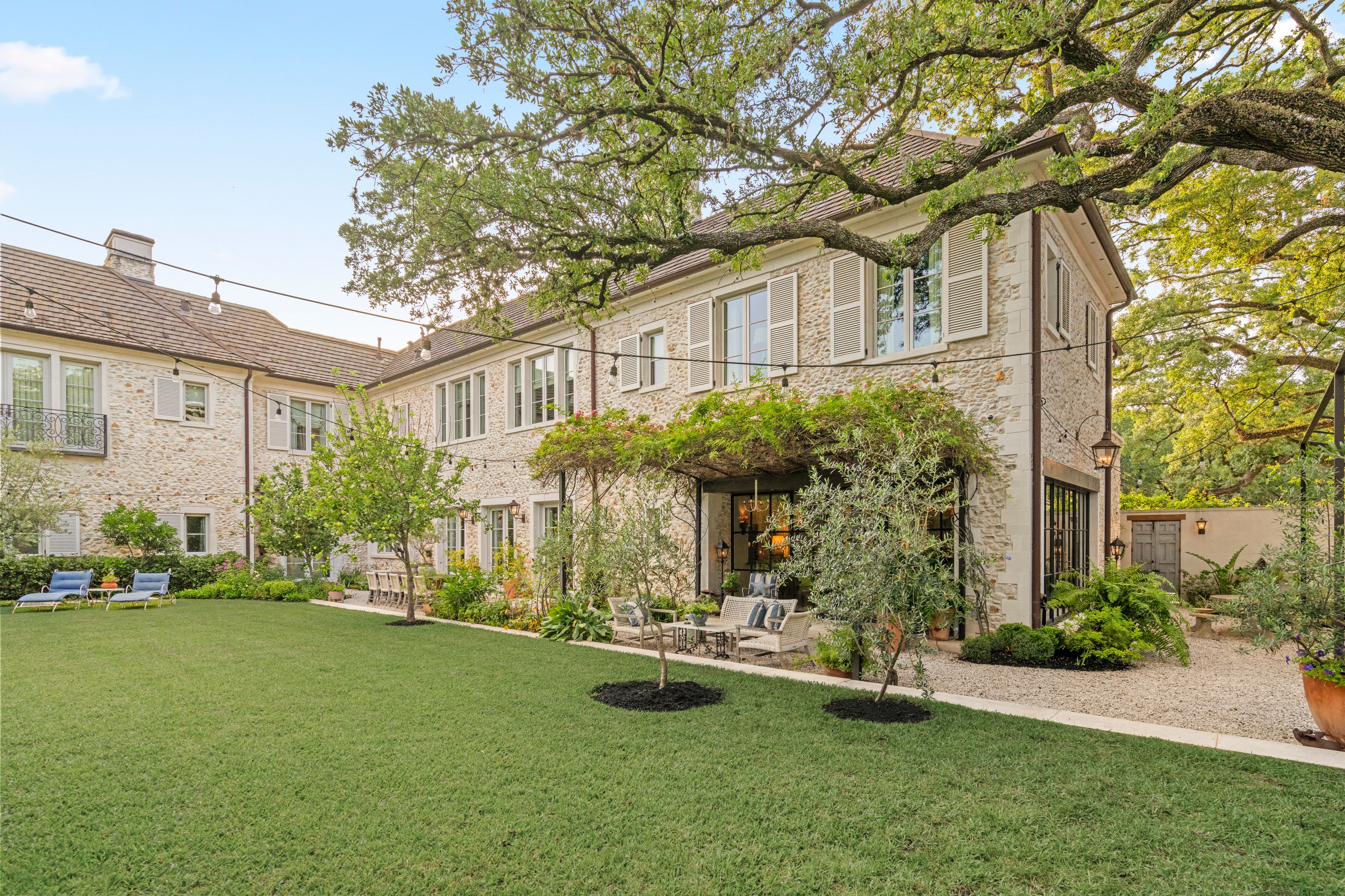 2535 Inwood Drive - 物件實景