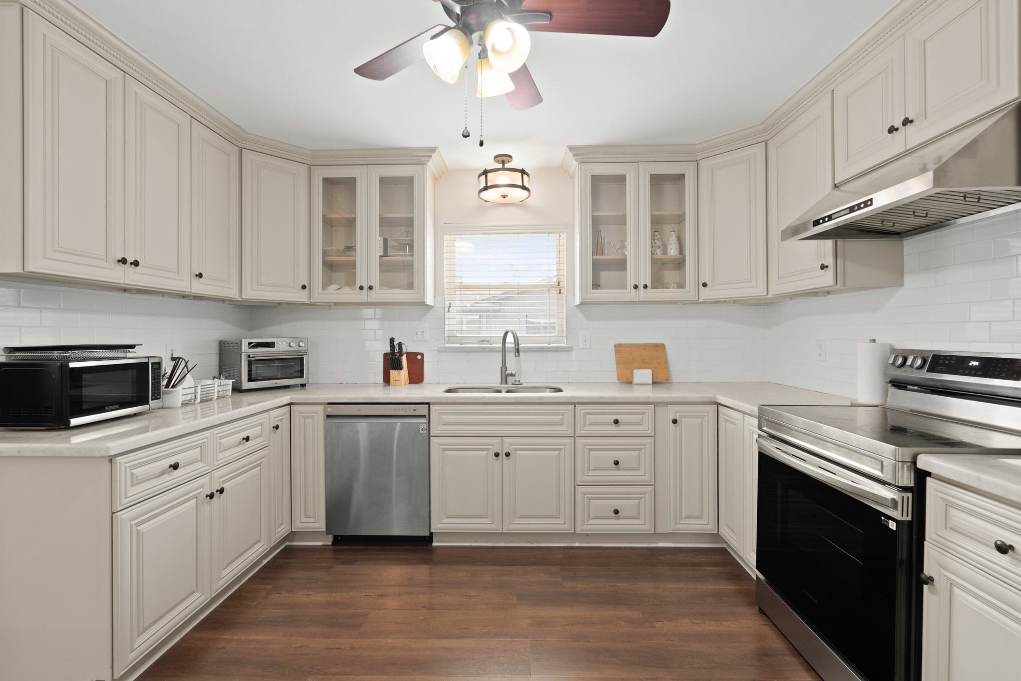 Houston, Texas, 77096, United States, 3 Bedrooms Bedrooms, ,2 BathroomsBathrooms,Residential,For Sale,1849910