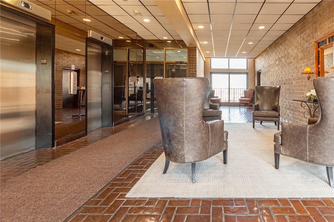 Pittsburgh, Pennsylvania, 15211, United States, 1 Bedroom Bedrooms, ,2 BathroomsBathrooms,Residential,For Sale,1981120