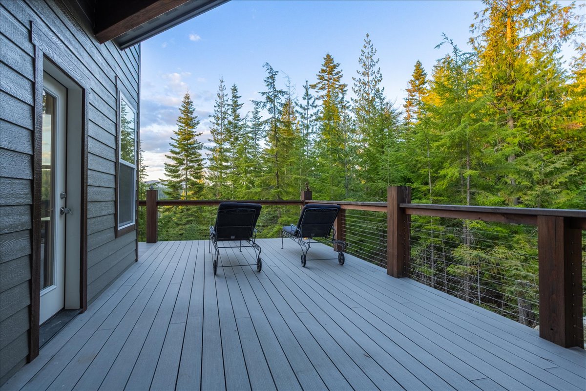 Sagle, Idaho, 83860, United States, 3 Bedrooms Bedrooms, ,4 BathroomsBathrooms,Residential,For Sale,1976949