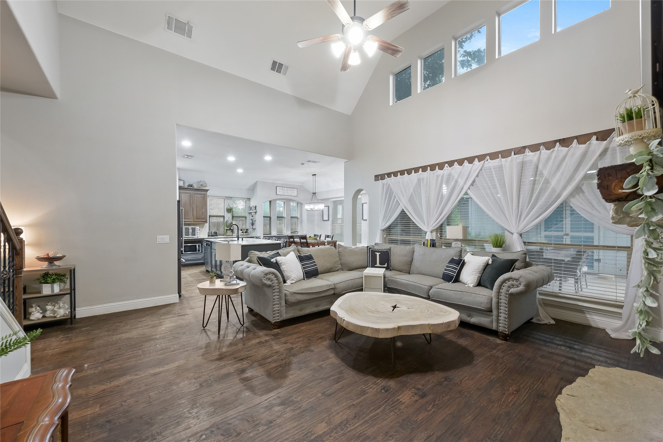 Burleson, Texas, 76028, United States, 4 Bedrooms Bedrooms, ,4 BathroomsBathrooms,Residential,For Sale,1874251