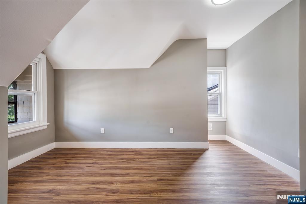 Newark, New Jersey, 07103, United States, 6 Bedrooms Bedrooms, ,3 BathroomsBathrooms,Residential,For Sale,1897498