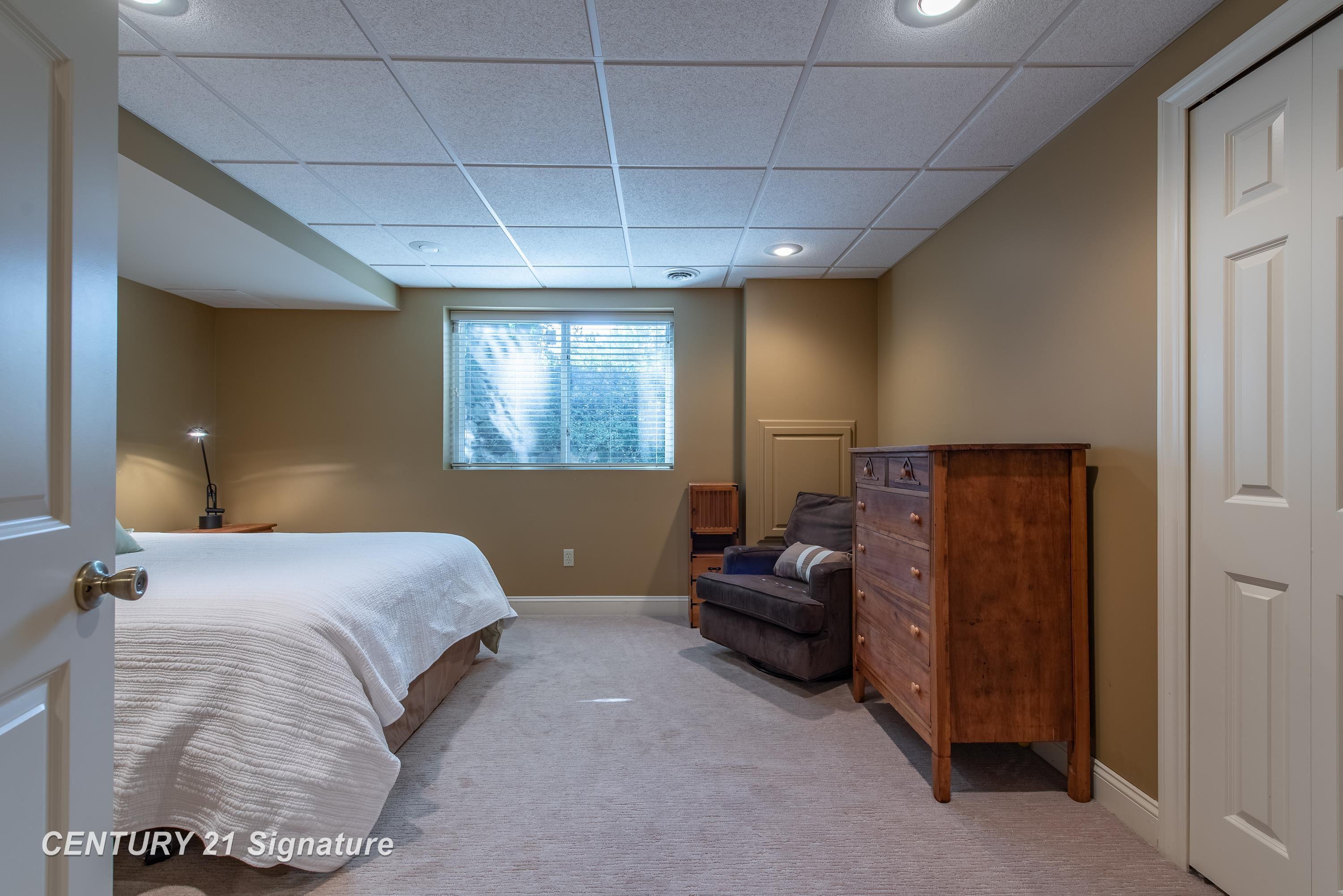 Midland, Michigan, 48642, United States, 5 Bedrooms Bedrooms, ,6 BathroomsBathrooms,Residential,For Sale,1977241