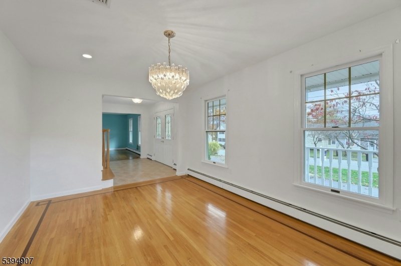 Wayne Twp., New Jersey, 07470, United States, 4 Bedrooms Bedrooms, ,4 BathroomsBathrooms,Residential,For Sale,1989007