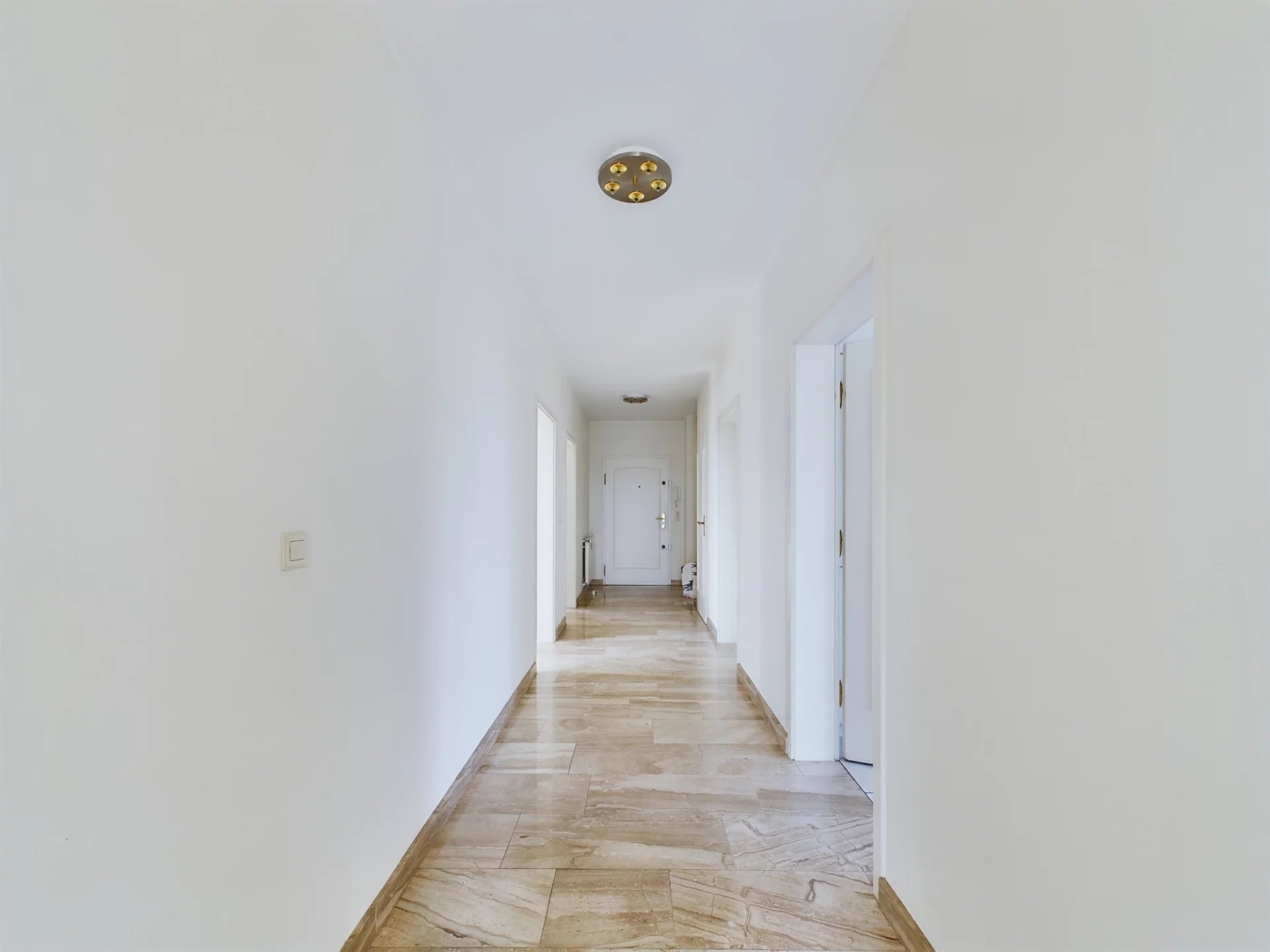 Luxembourg, Canton de Luxembourg, LU, 2 Bedrooms Bedrooms, ,1 BathroomBathrooms,Residential,For Sale,1999100