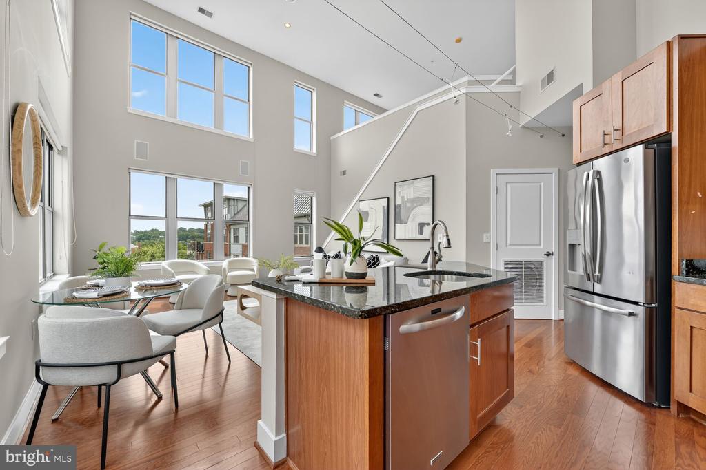 Arlington, Virginia, 22201, United States, 2 Bedrooms Bedrooms, ,2 BathroomsBathrooms,Residential,For Sale,1927773