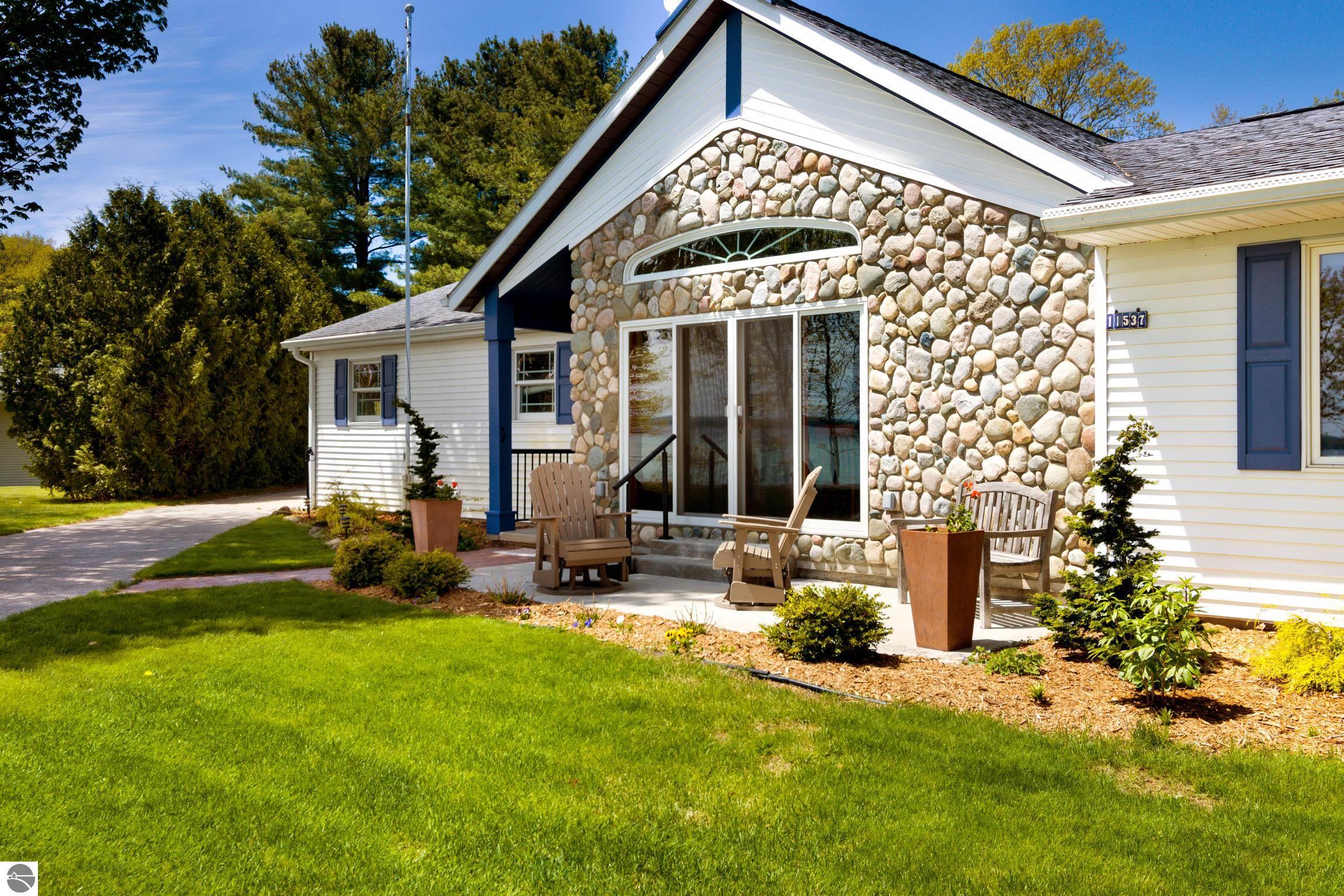 Traverse City, Michigan, 49686, United States, 3 Bedrooms Bedrooms, ,1 BathroomBathrooms,Residential,For Sale,2048667