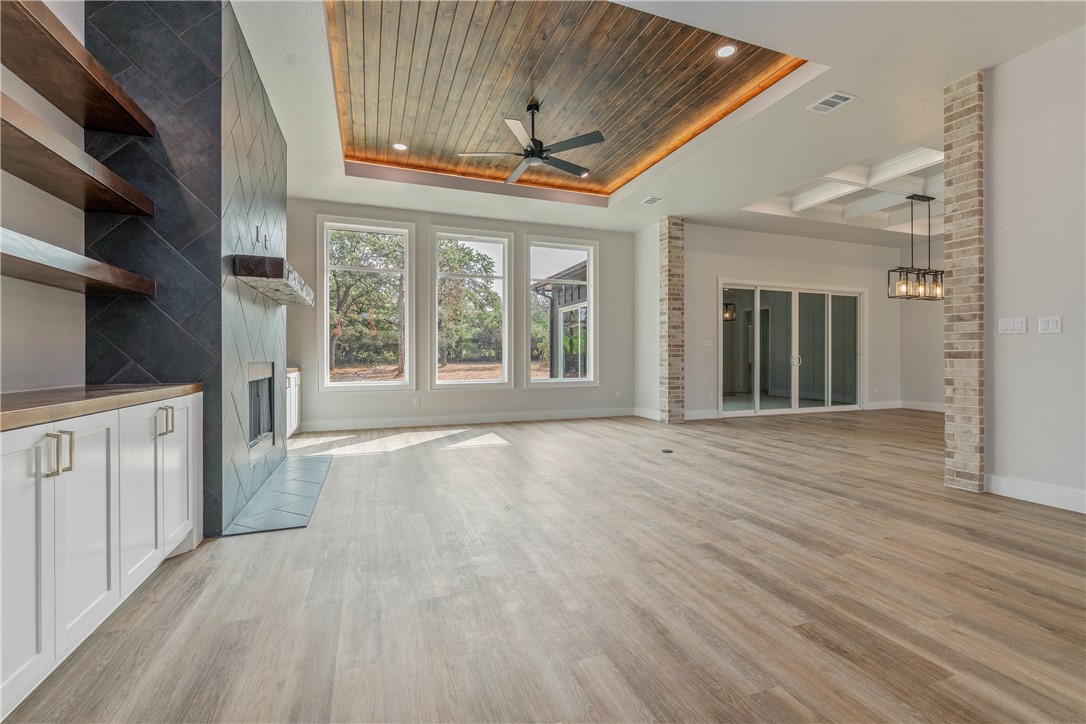 Franklin, Texas, 77856, United States, 4 Bedrooms Bedrooms, ,4 BathroomsBathrooms,Residential,For Sale,1880577