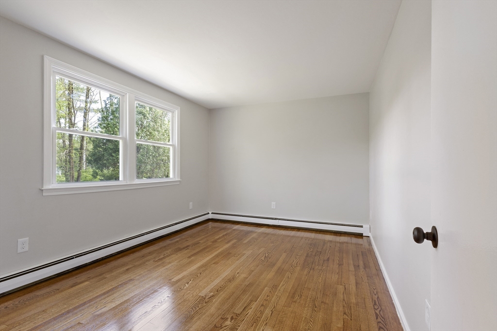 Mansfield, Massachusetts, 02048, United States, 4 Bedrooms Bedrooms, ,2 BathroomsBathrooms,Residential,For Sale,1942588