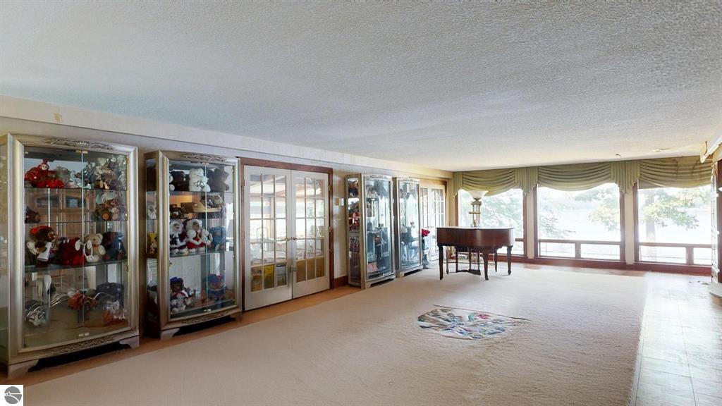 Lake Isabella, Michigan, 48893, United States, 3 Bedrooms Bedrooms, ,6 BathroomsBathrooms,Residential,For Sale,1903716