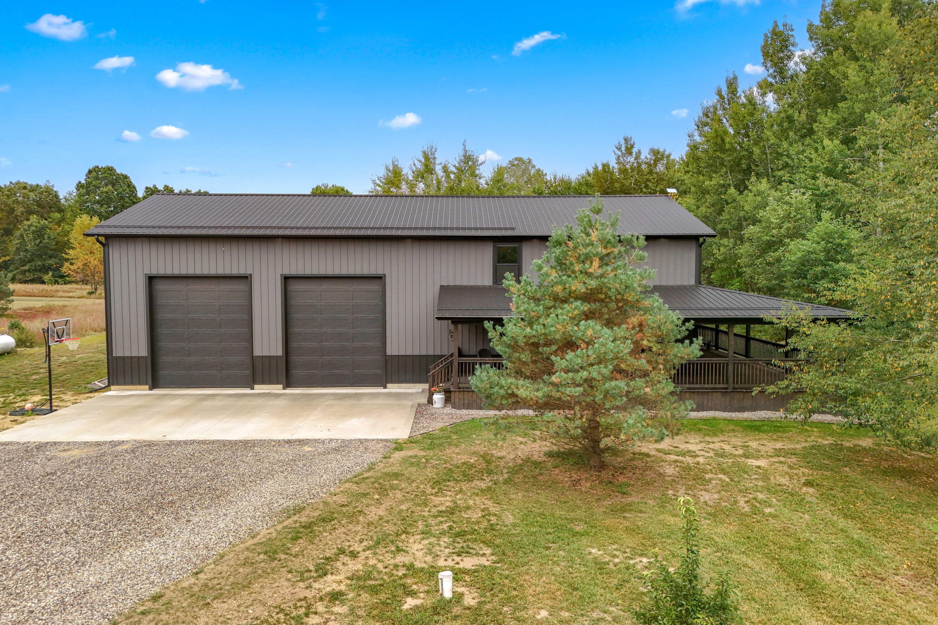 Quincy, Michigan, 49082, United States, 2 Bedrooms Bedrooms, ,3 BathroomsBathrooms,Residential,For Sale,1979767