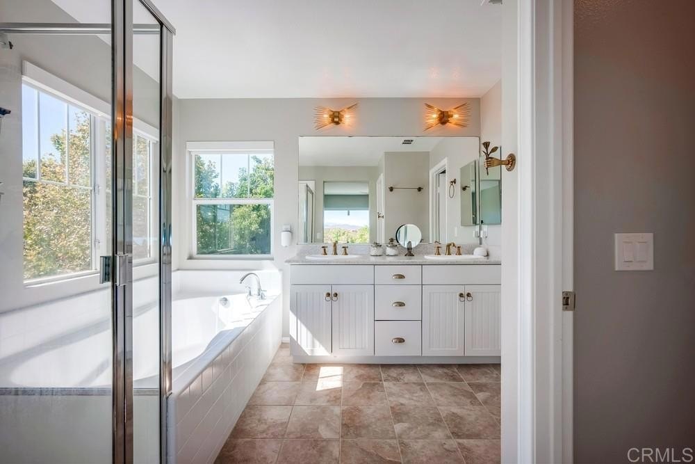 Murrieta, California, 92563, United States, 3 Bedrooms Bedrooms, ,3 BathroomsBathrooms,Residential,For Sale,1947093