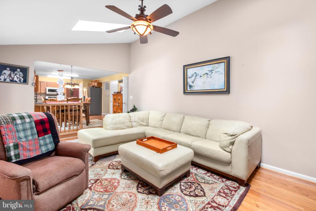 Fredericksburg, Virginia, 22406, United States, 4 Bedrooms Bedrooms, ,3 BathroomsBathrooms,Residential,For Sale,1914060